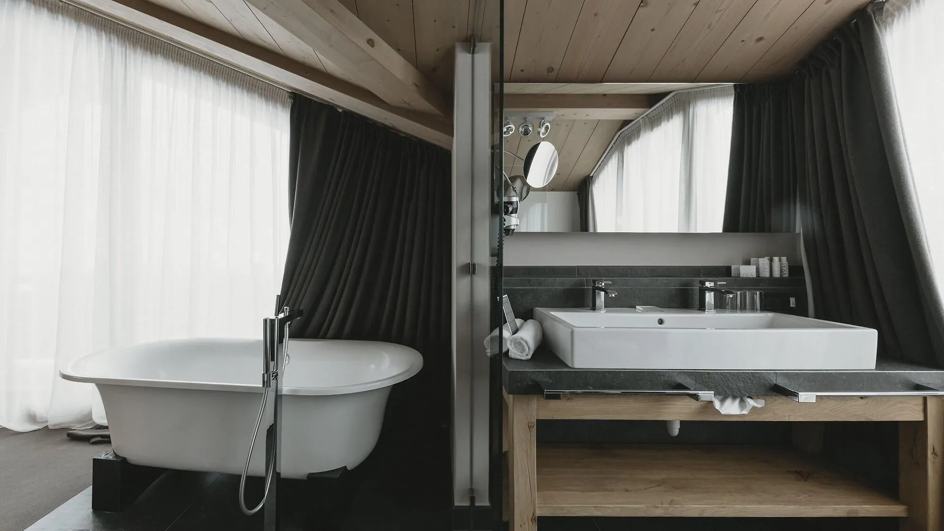 Eco & Wellness Boutique Hotel Sonne Livigno 4*,  Włochy
